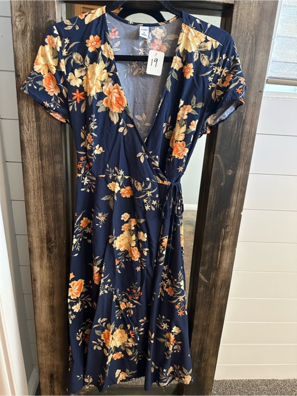 Old Navy Floral Wrap Dress Navy Orange Midi Short Sleeve 100% Viscose Women’s M